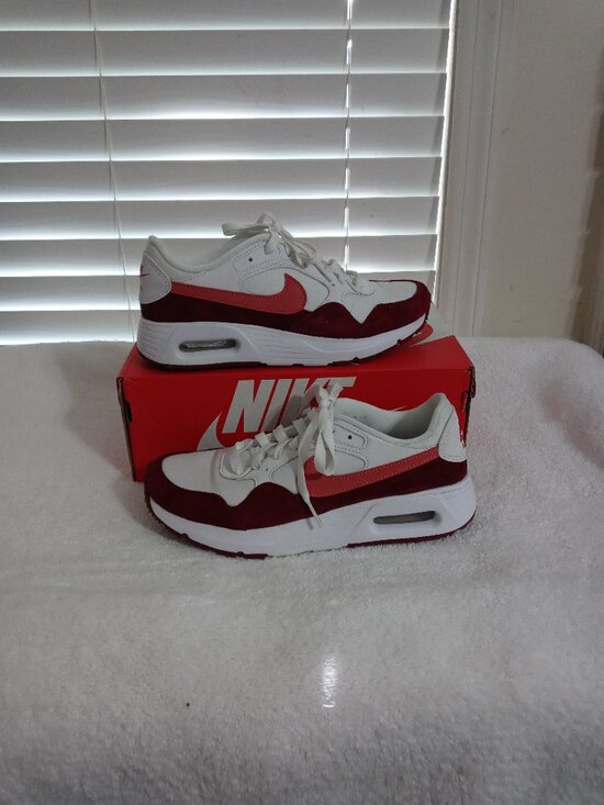 Nike Shoes - Pre-loved Nike Air Max sneaker